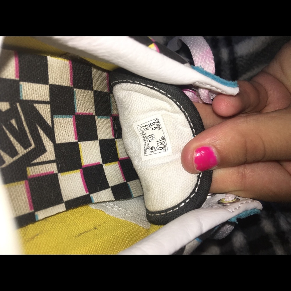 Vans - Picture 4 of 5